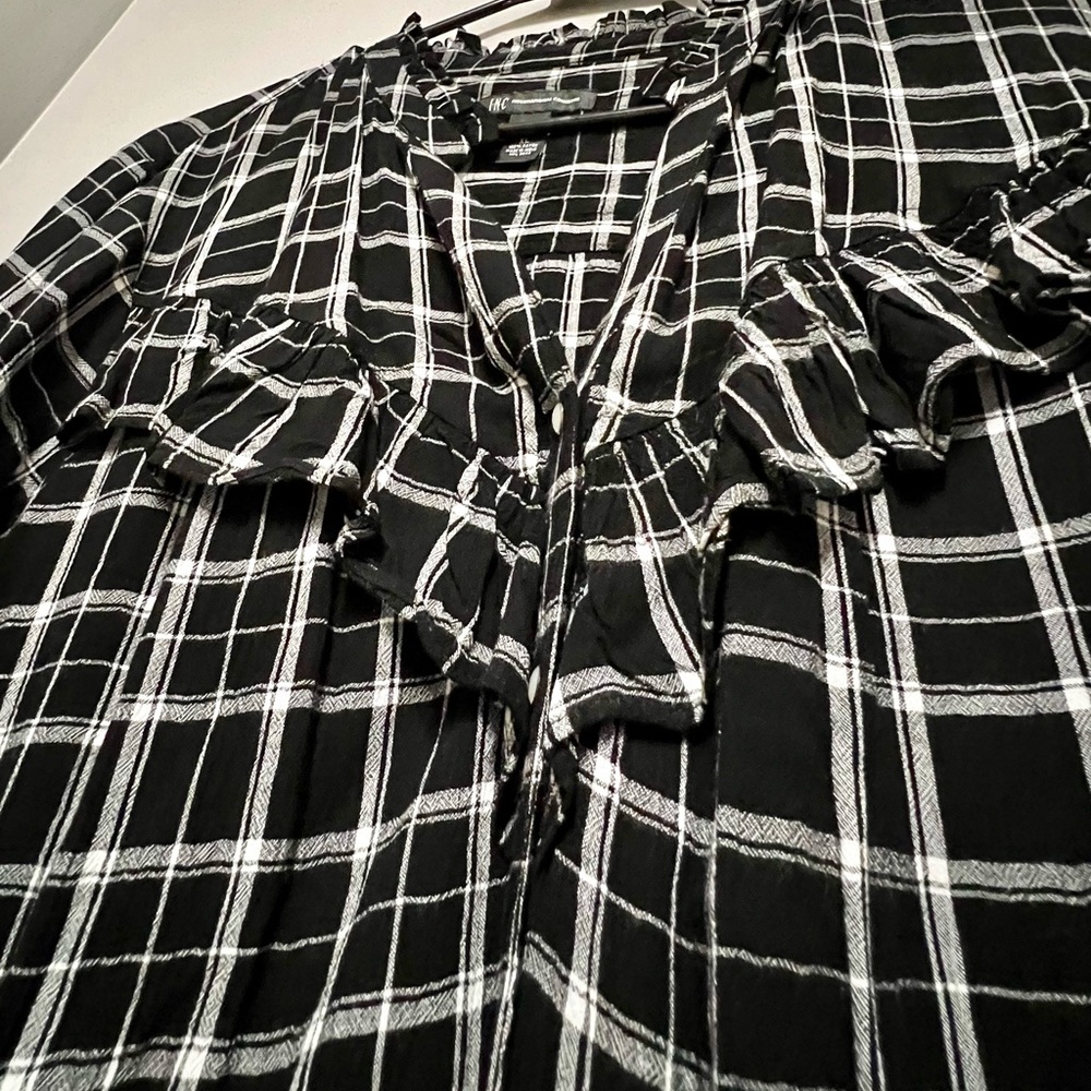 INC. XL Ruffle black & white plaid snap top NWT - Picture 11 of 14